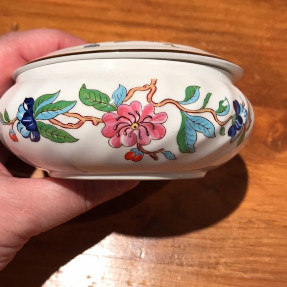 Vintage Aynsley Pembroke Fine Bone China Little Sweetheart Round Trinket Box - Picture 4 of 6